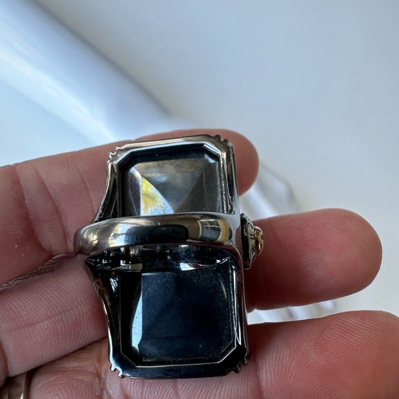 Retired Henri Bendel Statement Ring - Picture 5 of 9